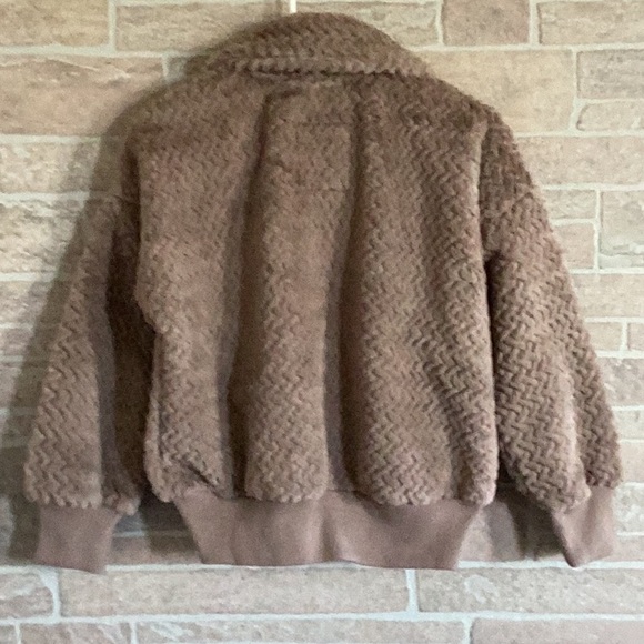 Abercrombie Kids Faux Fur Bomber Jacket - Picture 3 of 7